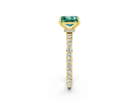 Yellow gold Princess Cut Green Sapphire Ring with Pavé Band and Four-Prong Setting_2