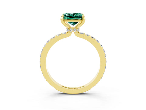 Yellow gold Princess Cut Green Sapphire Ring with Pavé Band and Four-Prong Setting_3