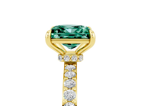 Yellow gold Princess Cut Green Sapphire Ring with Pavé Band and Four-Prong Setting_5