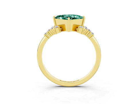 Yellow gold Princess Cut Green Sapphire Ring with Side Stones and Four-Prong Setting_39