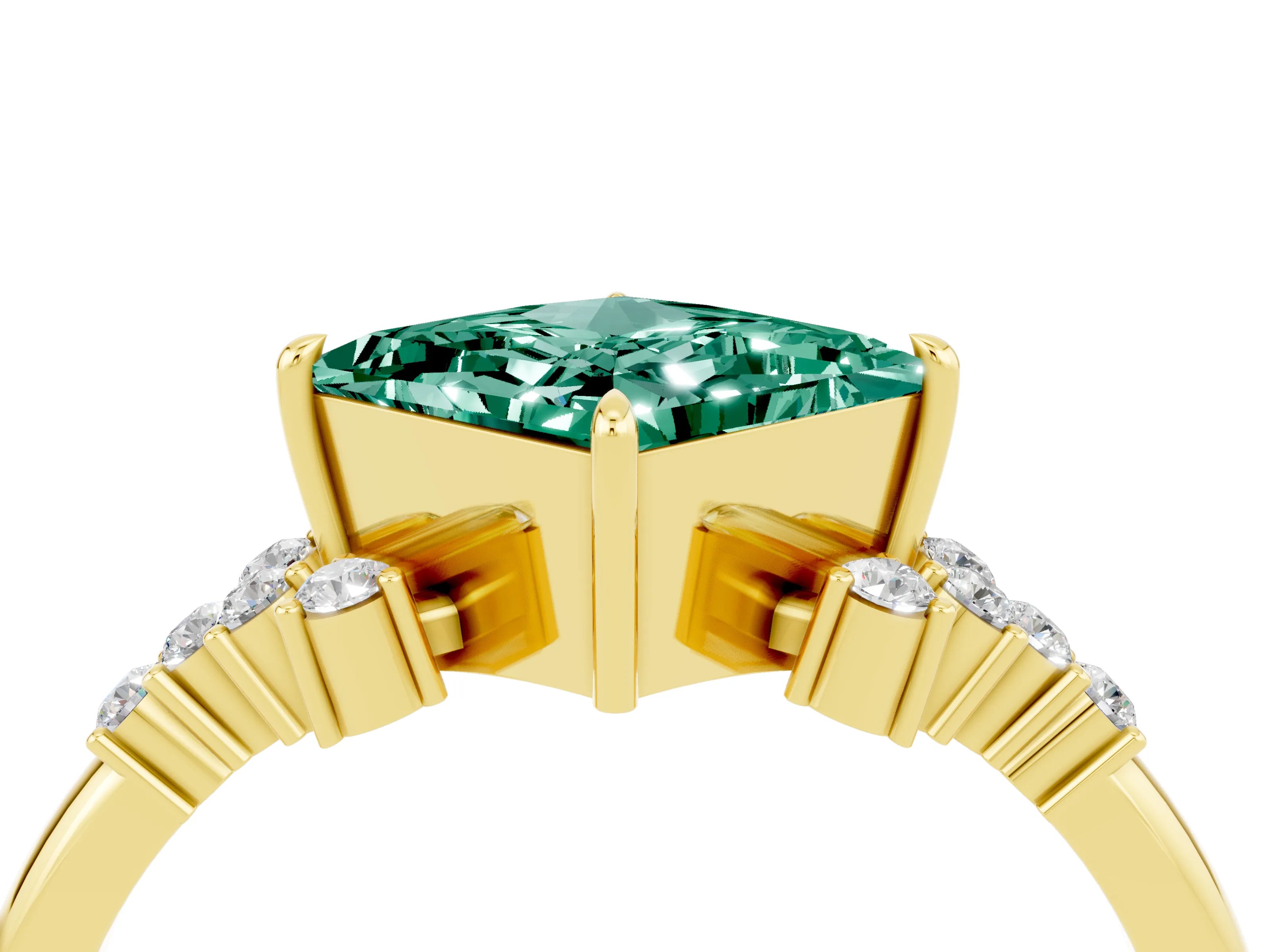 Yellow gold Princess Cut Green Sapphire Ring with Side Stones and Four-Prong Setting_40