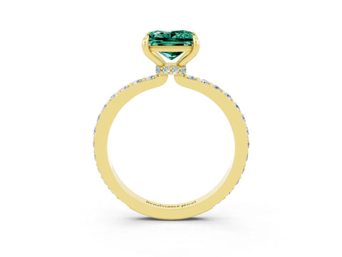 Yellow gold Princess Cut Green Sapphire Solitaire Engagement Ring with Pavé Band and Four-Prong Setting_3