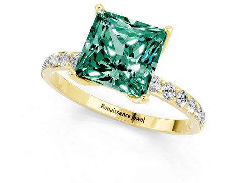 Yellow gold Princess Cut Green Sapphire Solitaire Engagement Ring with Pavé Band and Prong Setting_1