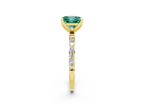Yellow gold Princess Cut Green Sapphire Solitaire Engagement Ring with Pavé Band and Prong Setting_2