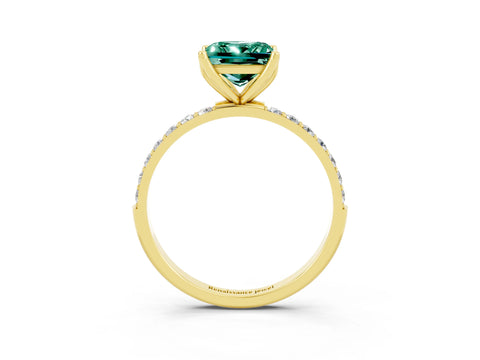 Yellow gold Princess Cut Green Sapphire Solitaire Engagement Ring with Pavé Band and Prong Setting_3