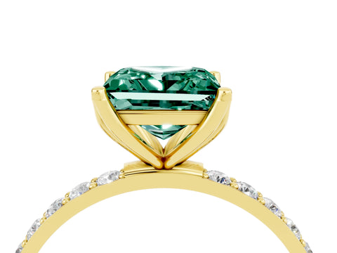 Yellow gold Princess Cut Green Sapphire Solitaire Engagement Ring with Pavé Band and Prong Setting_4