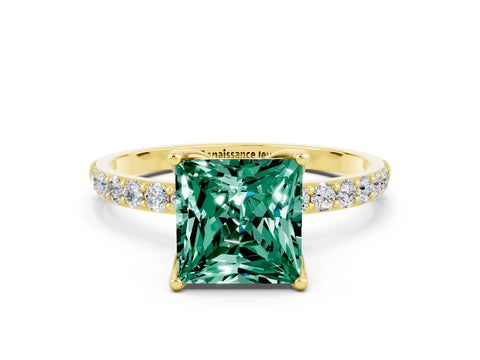 Yellow gold Princess Cut Green Sapphire Solitaire Engagement Ring with Pavé Band and Prong Setting