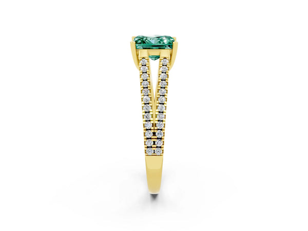 Yellow gold Princess Cut Green Sapphire Solitaire Engagement Ring with Split Shank Pavé Band