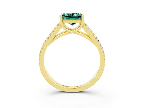 Yellow gold Princess Cut Green Sapphire Solitaire Engagement Ring with Split Shank Pavé Band