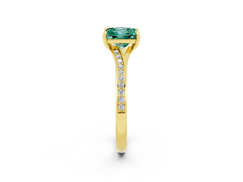 Yellow gold Princess Cut Green Sapphire Solitaire Ring with Pavé Band and Prong Setting_2