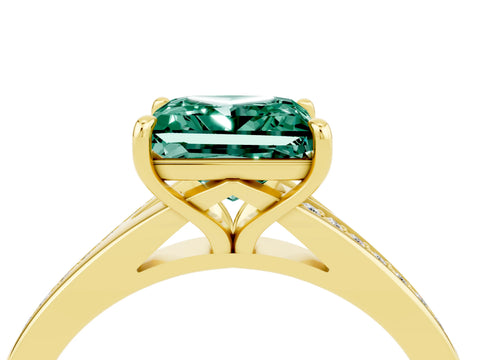 Yellow gold Princess Cut Green Sapphire Solitaire Ring with Pavé Band and Prong Setting_4