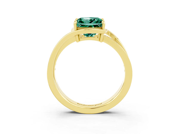 Yellow gold Princess Cut Green Sapphire Solitaire Ring with Split Shank and Prong Setting