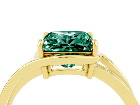 Yellow gold Princess Cut Green Sapphire Solitaire Ring with Split Shank and Prong Setting_4