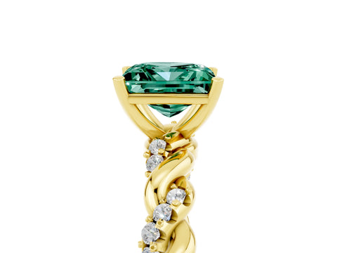 Yellow gold Princess Cut Green Sapphire Solitaire Ring with Twisted Band and Pavé Accents_5