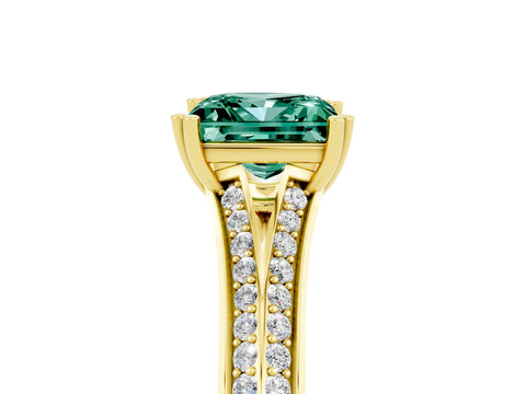 Yellow gold Princess Cut Green Sapphire Split Shank Engagement Ring with Pavé Band_5