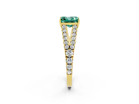 Yellow gold Princess Cut Green Sapphire Split Shank Pavé Engagement Ring with Four-Prong Setting_14