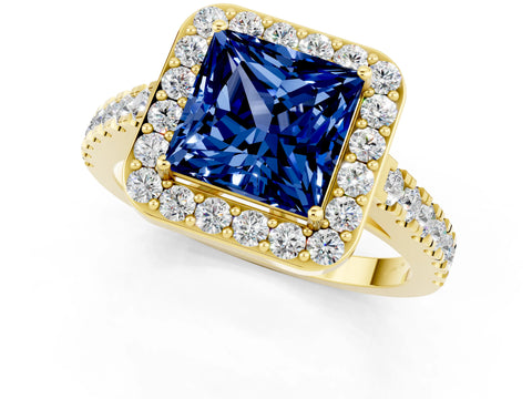 Yellow gold Princess Cut Halo Diamond Ring with Pavé Band and Three-Prong Setting_1