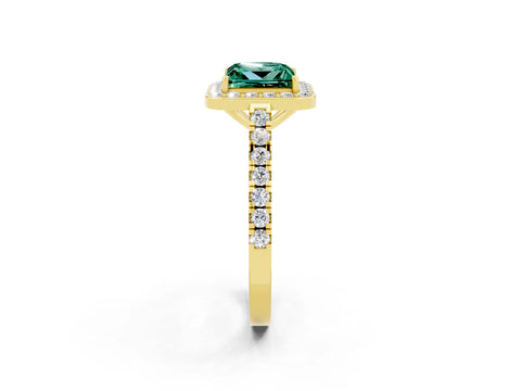 Yellow gold Princess Cut Halo Diamond Ring with Pavé Band and Three-Prong Setting_2