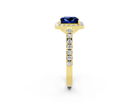 Yellow gold Princess Cut Halo Diamond Ring with Pavé Band and Three-Prong Setting_2