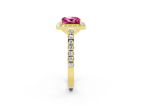 Yellow gold Princess Cut Halo Diamond Ring with Pavé Band and Three-Prong Setting_2