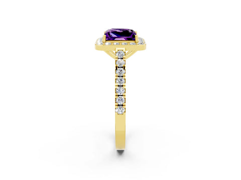 Yellow gold Princess Cut Halo Diamond Ring with Pavé Band and Three-Prong Setting_2