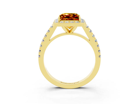 Yellow gold Princess Cut Halo Diamond Ring with Pavé Band and Three-Prong Setting_3