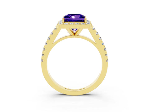 Yellow gold Princess Cut Halo Diamond Ring with Pavé Band and Three-Prong Setting_3