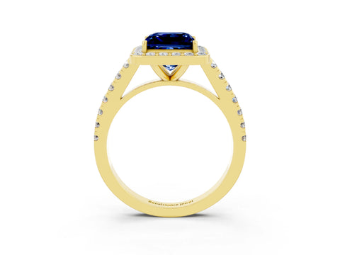 Yellow gold Princess Cut Halo Diamond Ring with Pavé Band and Three-Prong Setting_3