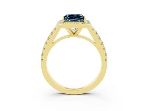Yellow gold Princess Cut Halo Diamond Ring with Pavé Band and Three-Prong Setting_3