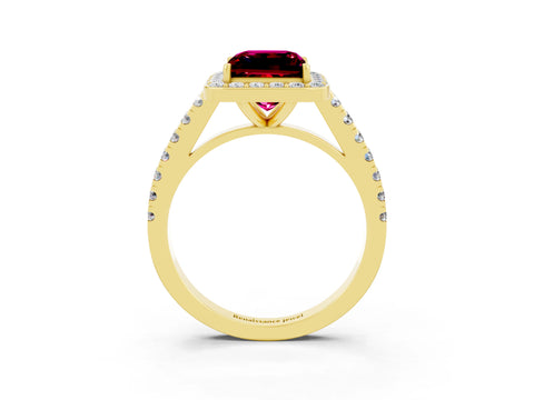 Yellow gold Princess Cut Halo Diamond Ring with Pavé Band and Three-Prong Setting_3