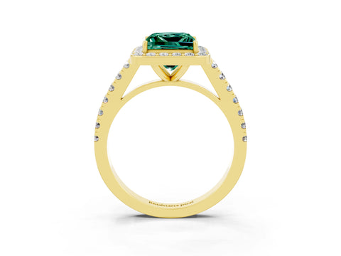 Yellow gold Princess Cut Halo Diamond Ring with Pavé Band and Three-Prong Setting_3