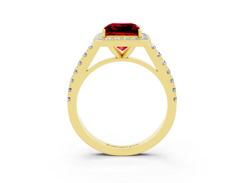 Yellow gold Princess Cut Halo Diamond Ring with Pavé Band and Three-Prong Setting_3