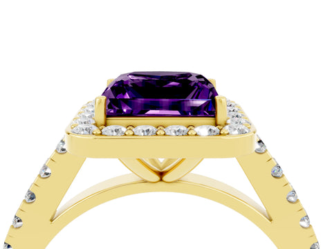 Yellow gold Princess Cut Halo Diamond Ring with Pavé Band and Three-Prong Setting_4