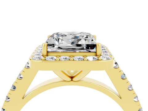 Yellow gold Princess Cut Halo Diamond Ring with Pavé Band and Three-Prong Setting_4