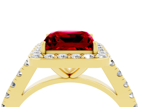 Yellow gold Princess Cut Halo Diamond Ring with Pavé Band and Three-Prong Setting_4