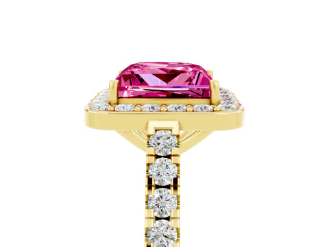 Yellow gold Princess Cut Halo Diamond Ring with Pavé Band and Three-Prong Setting_5