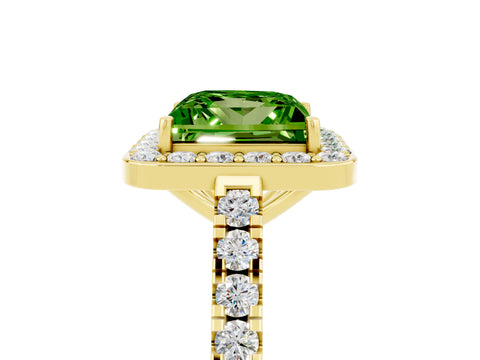Yellow gold Princess Cut Halo Diamond Ring with Pavé Band and Three-Prong Setting_5
