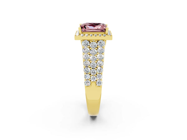 Yellow gold Princess Cut Halo Pavé Diamond Engagement Ring with Split Shank and Four-Prong Setting