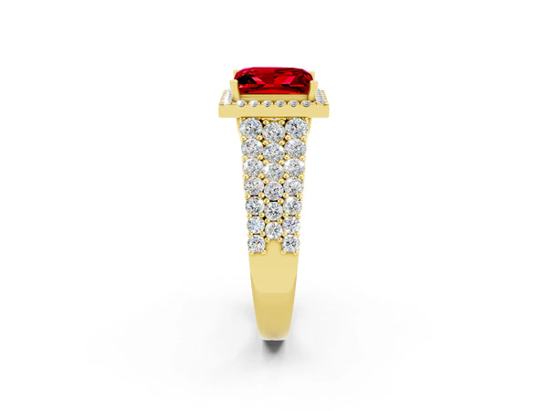 Yellow gold Princess Cut Halo Pavé Diamond Engagement Ring with Split Shank and Four-Prong Setting