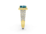 Yellow gold Princess Cut Halo Pavé Diamond Engagement Ring with Split Shank and Four-Prong Setting_2