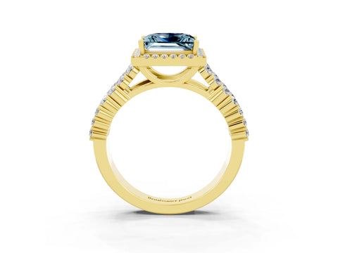 Yellow gold Princess Cut Halo Pavé Diamond Engagement Ring with Split Shank and Four-Prong Setting_3