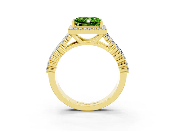 Yellow gold Princess Cut Halo Pavé Diamond Engagement Ring with Split Shank and Four-Prong Setting