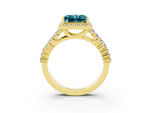 Yellow gold Princess Cut Halo Pavé Diamond Engagement Ring with Split Shank and Four-Prong Setting_3