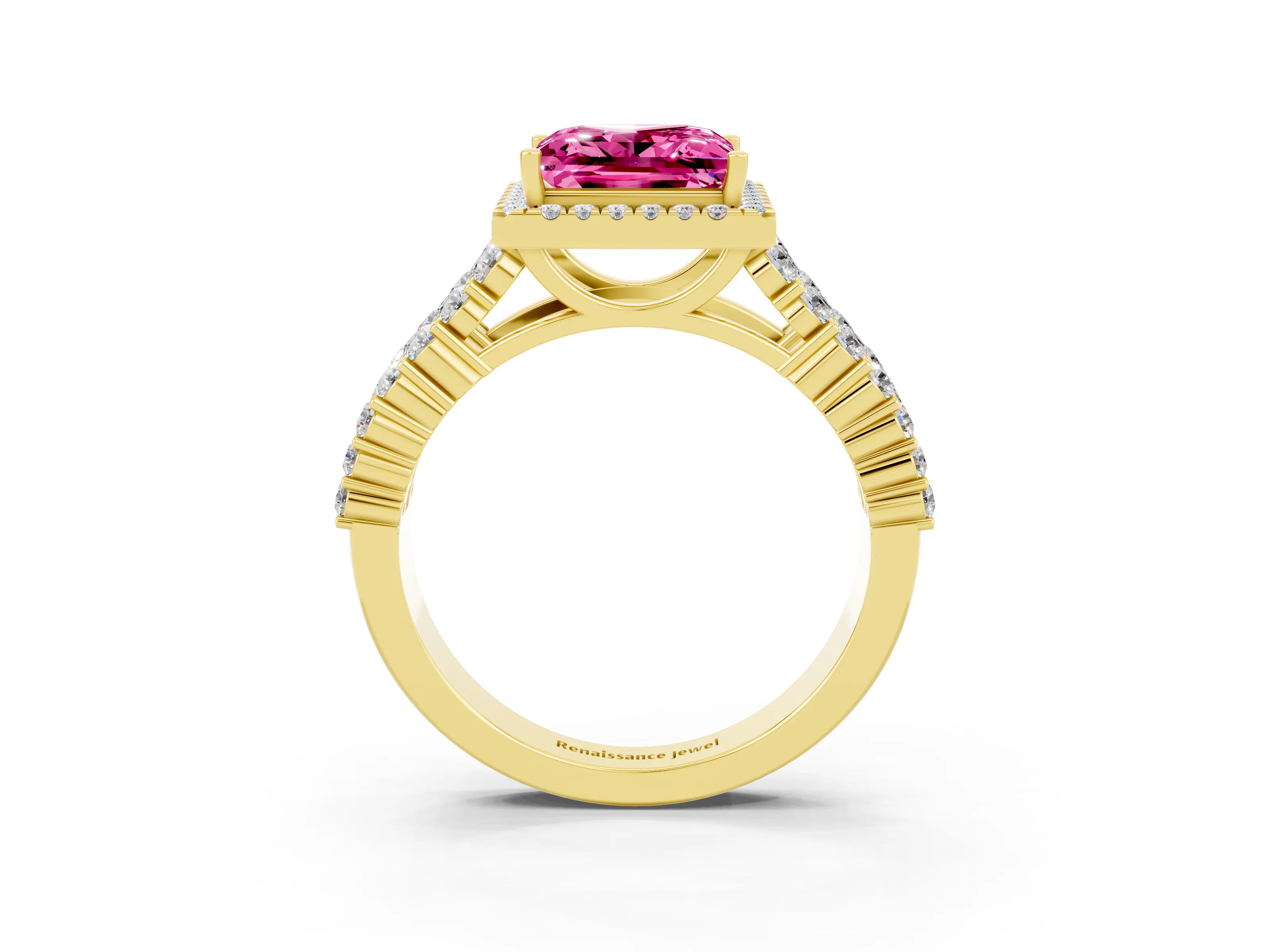 Yellow gold Princess Cut Halo Pavé Diamond Engagement Ring with Split Shank and Four-Prong Setting_3