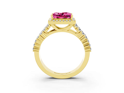 Yellow gold Princess Cut Halo Pavé Diamond Engagement Ring with Split Shank and Four-Prong Setting_3