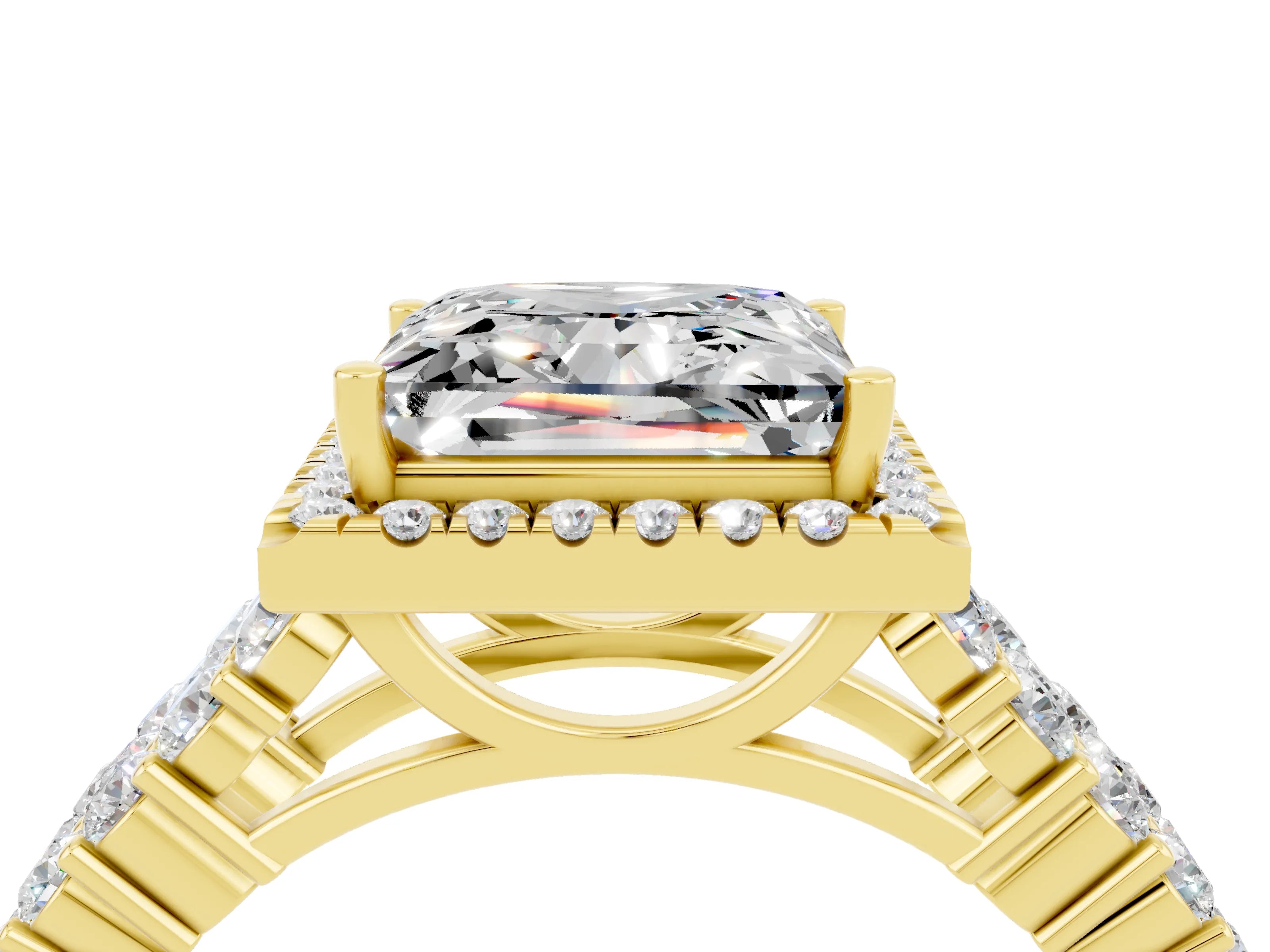 Yellow gold Princess Cut Halo Pavé Diamond Engagement Ring with Split Shank and Four-Prong Setting_4