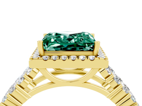 Yellow gold Princess Cut Halo Pavé Diamond Engagement Ring with Split Shank and Four-Prong Setting_4