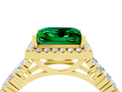 Yellow gold Princess Cut Halo Pavé Diamond Engagement Ring with Split Shank and Four-Prong Setting_4