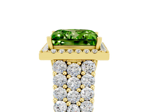 Yellow gold Princess Cut Halo Pavé Diamond Engagement Ring with Split Shank and Four-Prong Setting_5