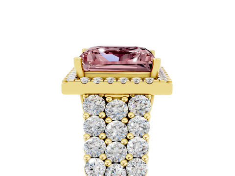 Yellow gold Princess Cut Halo Pavé Diamond Engagement Ring with Split Shank and Four-Prong Setting_5